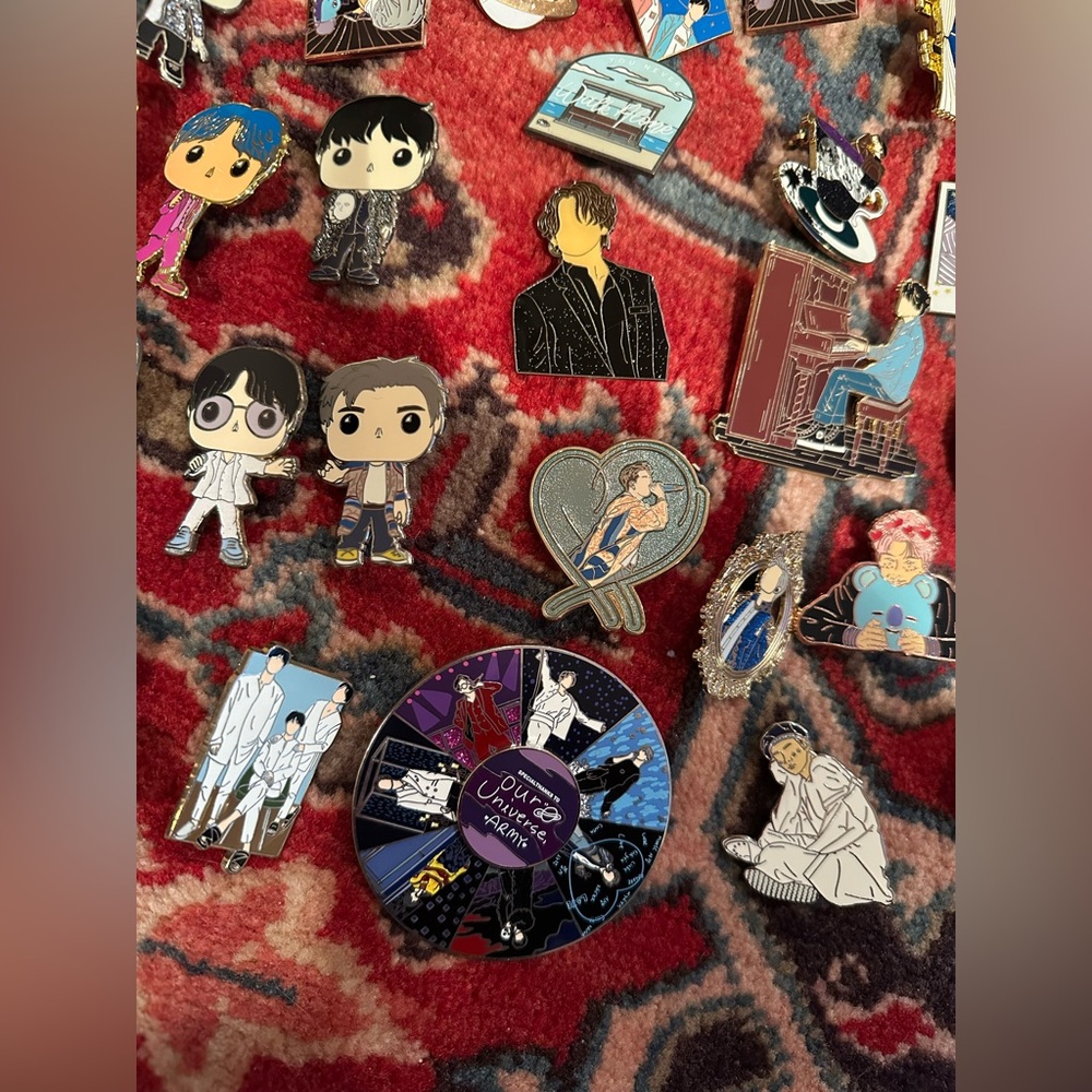 Large BTS Enamel Pin Lot - Picture 6 of 10